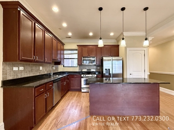 3 bedrooms apartment for rent in Washington Park - South Side, Chicago