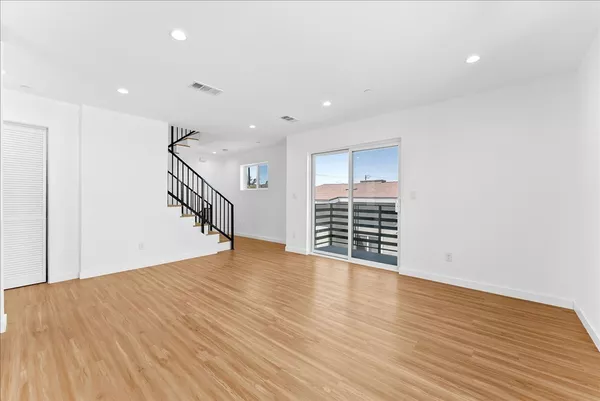 3 bedrooms apartment for rent in Mid City - Central Los Angeles, Los Angeles