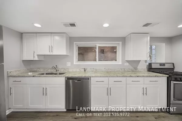 3 bedrooms apartment for rent in Irving Park - Northwest Side, Chicago