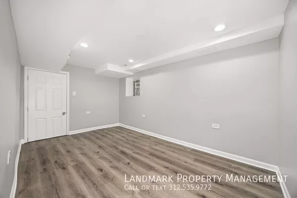 3 bedrooms apartment for rent in Irving Park - Northwest Side, Chicago