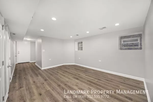 3 bedrooms apartment for rent in Irving Park - Northwest Side, Chicago