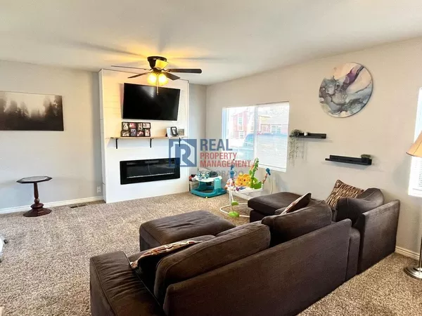 4 bedrooms apartment for rent in Southeast Colorado Springs - South COS, Colorado Springs