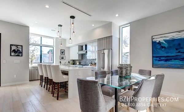 4 bedrooms apartment for rent in Valley Village - San Fernando Valley, Los Angeles