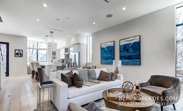 4 bedrooms apartment for rent in Valley Village - San Fernando Valley, Los Angeles