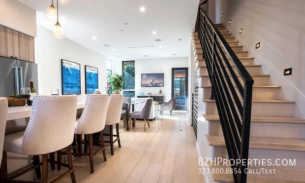 4 bedrooms apartment for rent in Valley Village - San Fernando Valley, Los Angeles