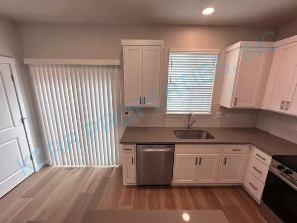 3 bedrooms apartment for rent in Foster-Powell - SE Portland, Portland