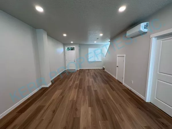 3 bedrooms apartment for rent in Foster-Powell - SE Portland, Portland