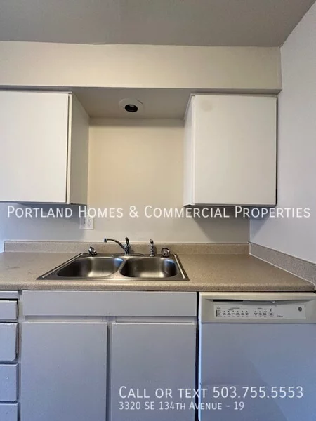 2 bedrooms apartment for rent in Powellhurst-Gilbert - SE Portland, Portland