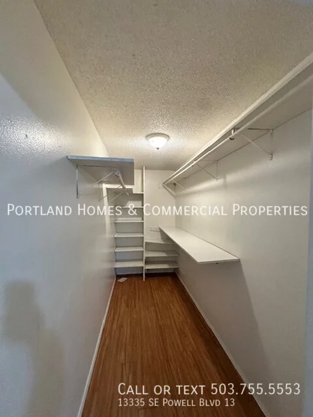 2 bedrooms apartment for rent in Powellhurst-Gilbert - SE Portland, Portland
