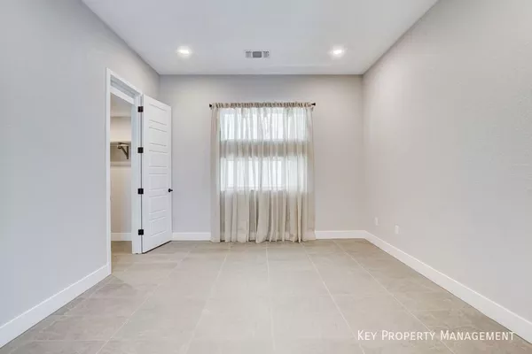 5 bedrooms apartment for rent in Spring Valley - Spring Valley / Enterprise, Las Vegas