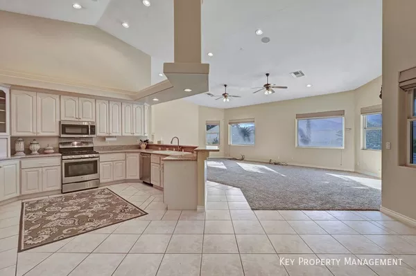 4 bedrooms apartment for rent in Summerlin - Summerlin, Las Vegas