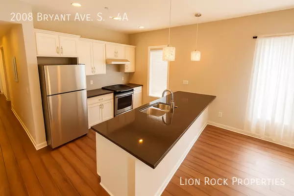 2 bedrooms apartment for rent in Lowry Hill - Bde Maka Ska-Isles, Minneapolis