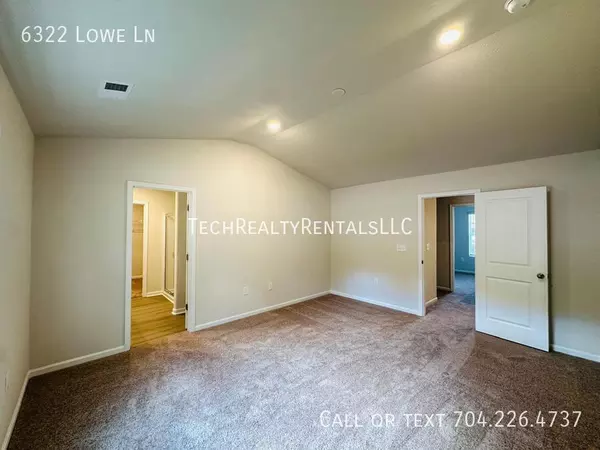 4 bedrooms apartment for rent in Coulwood West - West Charlotte, Charlotte