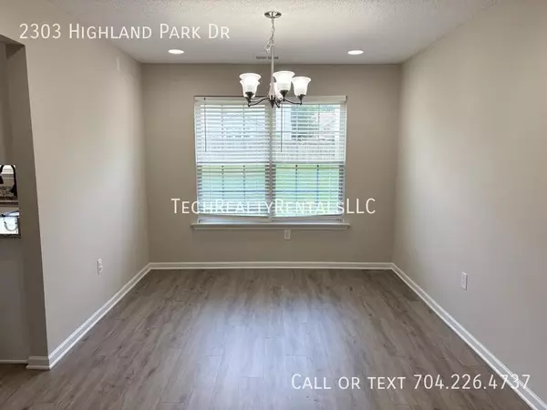 4 bedrooms apartment for rent in Mallard Creek - Withrow Downs - North Charlotte, Charlotte