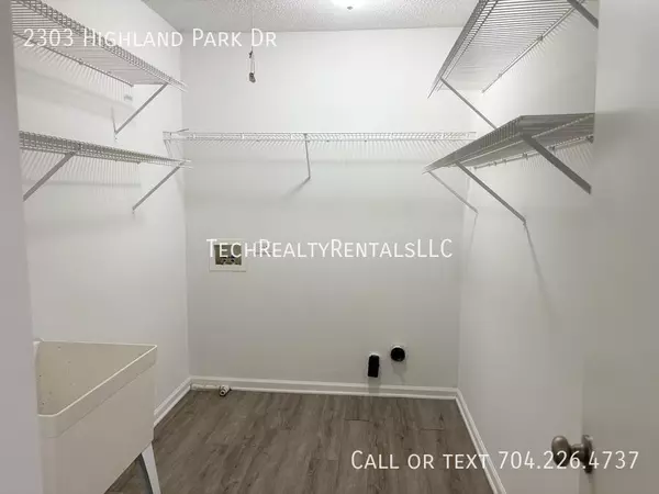 4 bedrooms apartment for rent in Mallard Creek - Withrow Downs - North Charlotte, Charlotte