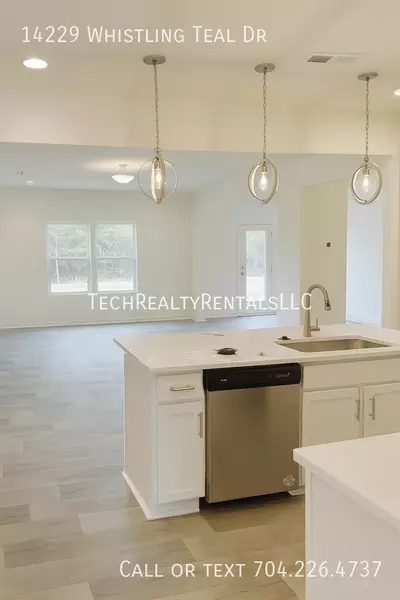 3 bedrooms apartment for rent in Mallard Creek - Withrow Downs - North Charlotte, Charlotte