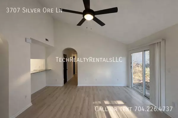 3 bedrooms apartment for rent in Oakdale - North Charlotte, Charlotte