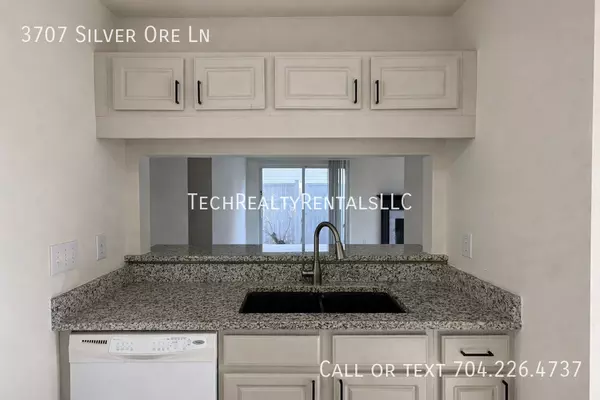 3 bedrooms apartment for rent in Oakdale - North Charlotte, Charlotte