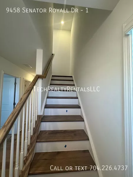 4 bedrooms apartment for rent in Mallard Creek - Withrow Downs - North Charlotte, Charlotte