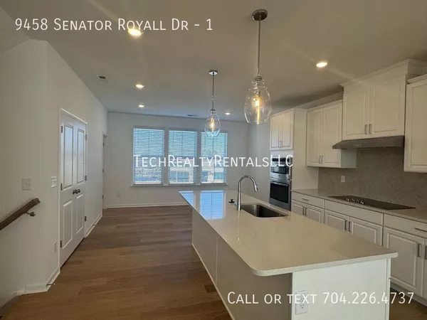 4 bedrooms apartment for rent in Mallard Creek - Withrow Downs - North Charlotte, Charlotte