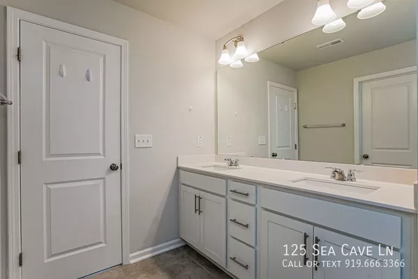 3 bedrooms apartment for rent in Auburn - South Raleigh, Raleigh