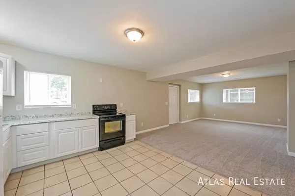 4 bedrooms apartment for rent in Elyria Swansea - North Denver, Denver