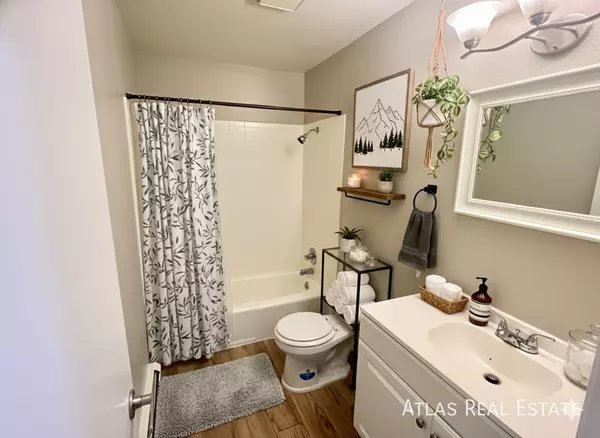 2 bedrooms apartment for rent in Old Colorado City - Central COS, Colorado Springs