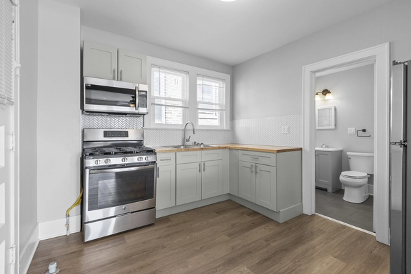 2 bedrooms apartment for rent in Irving Park - Northwest Side, Chicago