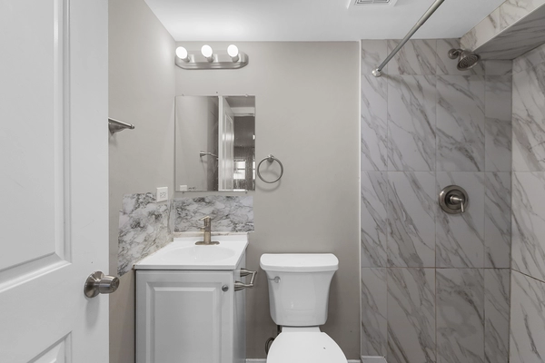 4 bedrooms apartment for rent in West Ridge - Far North Side, Chicago