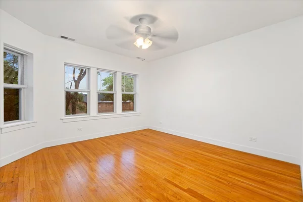 2 bedrooms apartment for rent in Irving Park - Northwest Side, Chicago
