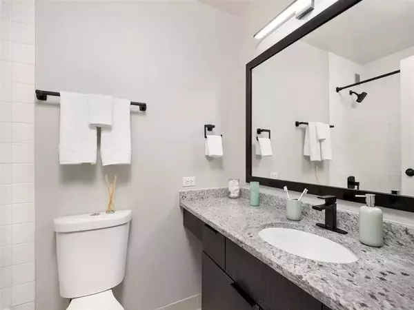 Studio Apartment for rent in River North - Central, Chicago