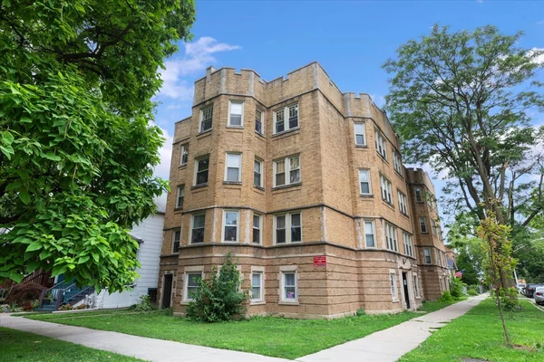 2 bedrooms apartment for rent in Irving Park - Northwest Side, Chicago