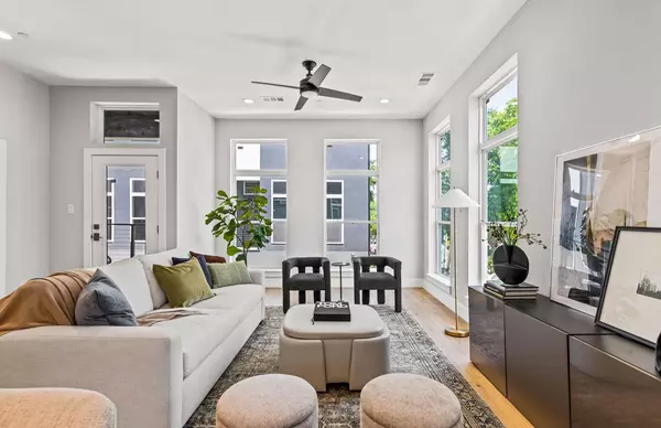 3 bedrooms apartment for rent in Old East Dallas - Ne Dallas, Dallas