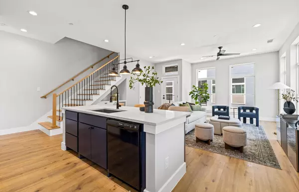 3 bedrooms apartment for rent in Old East Dallas - Ne Dallas, Dallas