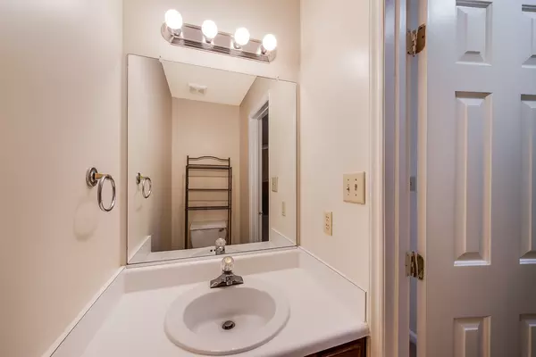3 bedrooms apartment for rent in Fairmont - Central Raleigh, Raleigh