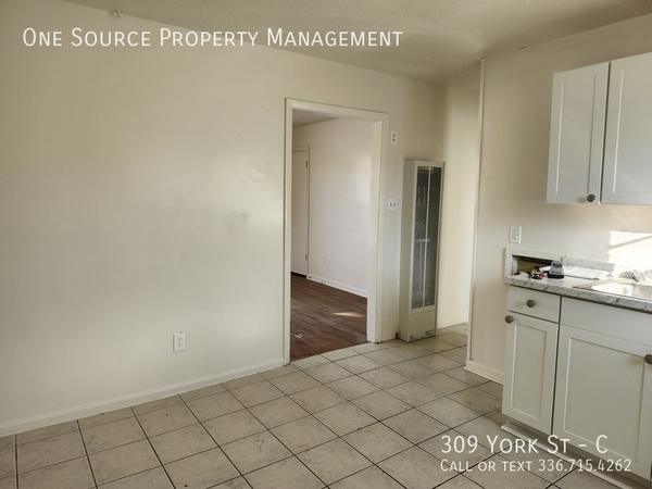 2 bedrooms apartment for rent in Dunleath - Greensboro, Greensboro