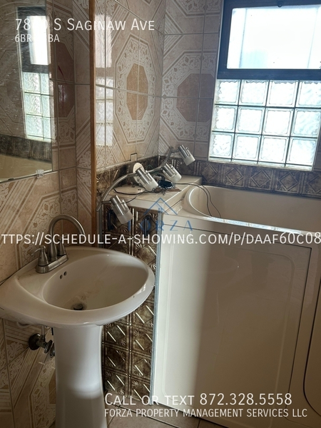 6 bedrooms apartment for rent in South Shore - South Side, Chicago