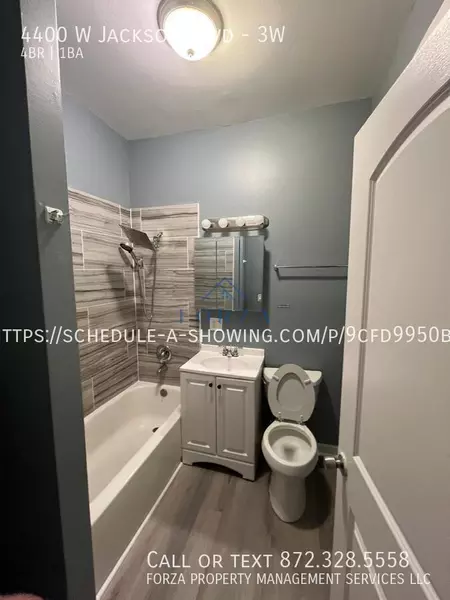4 bedrooms apartment for rent in Garfield Park - West Side, Chicago
