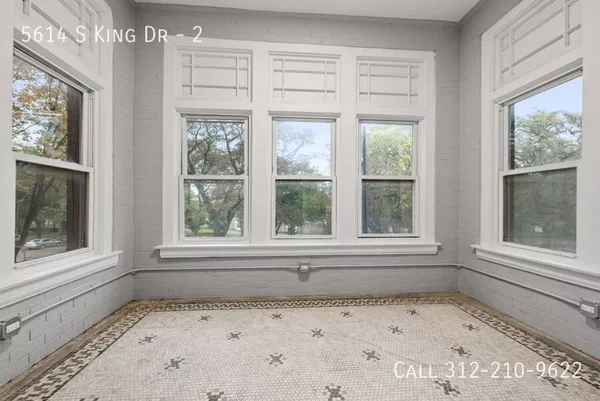 4 bedrooms apartment for rent in Washington Park - South Side, Chicago
