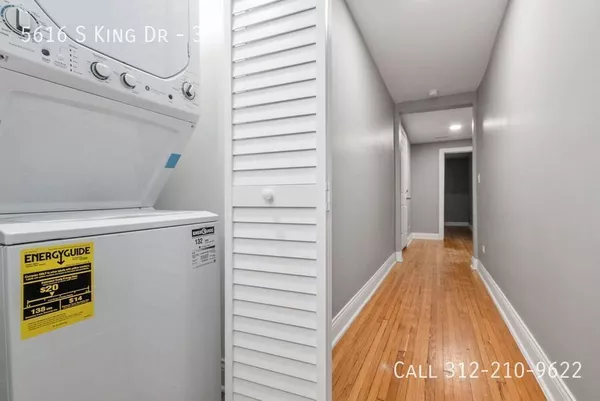 4 bedrooms apartment for rent in Washington Park - South Side, Chicago