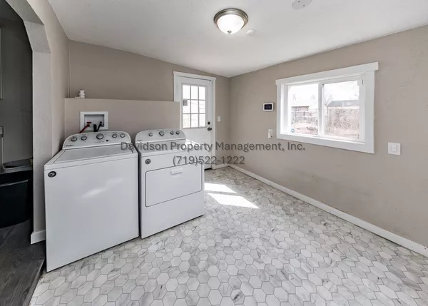 4 bedrooms apartment for rent in Southeast Colorado Springs - South COS, Colorado Springs