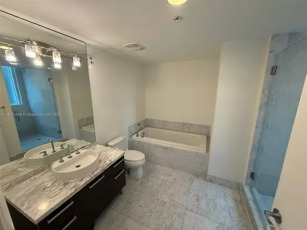 2 bedrooms apartment for rent in Downtown Miami - Miami, Miami