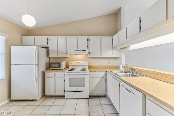 2 bedrooms apartment for rent in McGregor - Fort Myers, Fort Myers