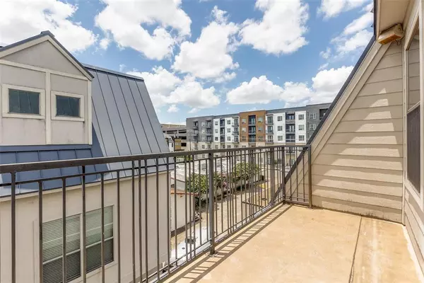3 bedrooms apartment for rent in Old East Dallas - Ne Dallas, Dallas