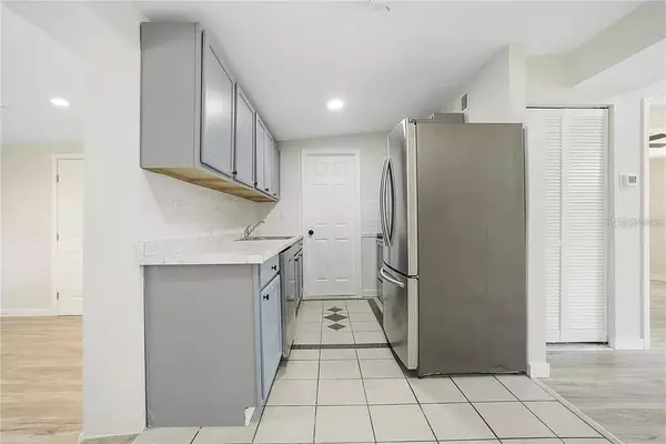 3 bedrooms apartment for rent in Town 'n' Country - West Tampa, Tampa