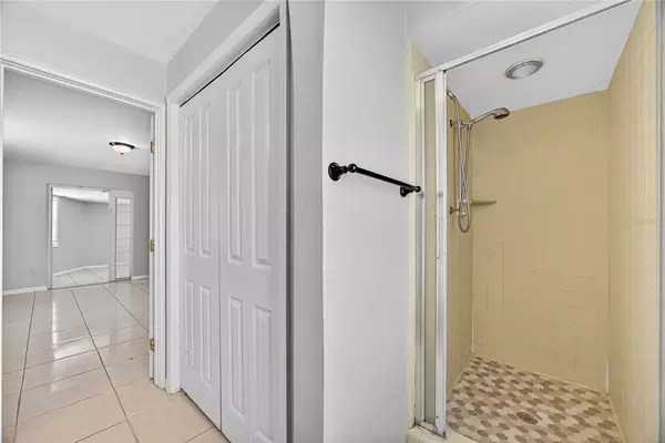 4 bedrooms apartment for rent in Lake Davis/Greenwood - Central Orlando, Orlando