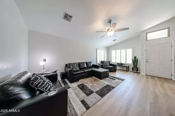 3 bedrooms apartment for rent in Desert View - Phoenix, Phoenix