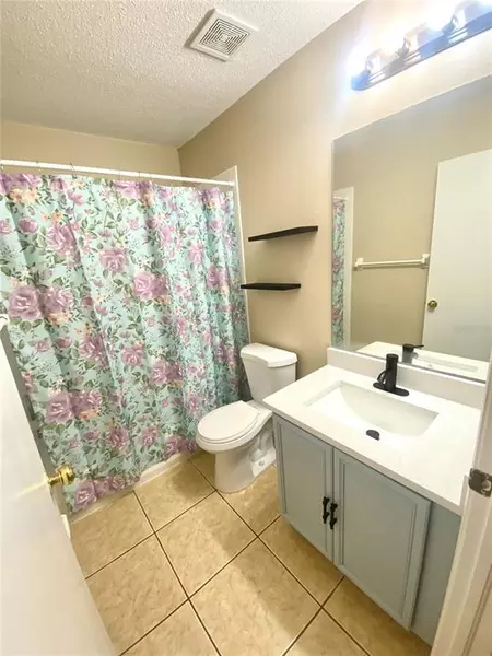 3 bedrooms apartment for rent in Live Oaks Square - East Tampa, Tampa
