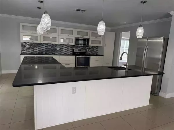 6 bedrooms apartment for rent in Waterford Lakes - East Orlando, Orlando