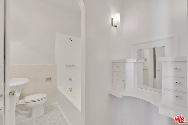 1 bedroom apartment for rent in Glendale CA - The Verdugos, Los Angeles